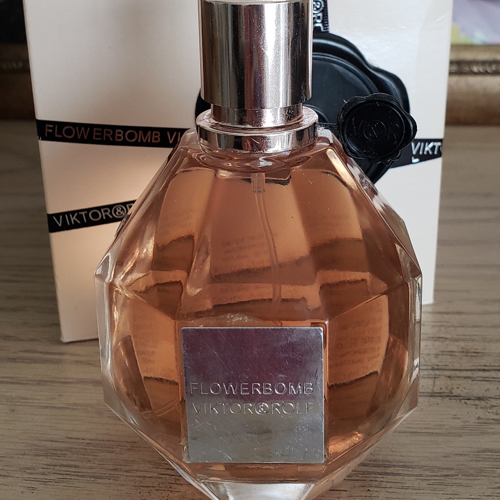 Flowerbomb Parfume by Viktor & Rolf